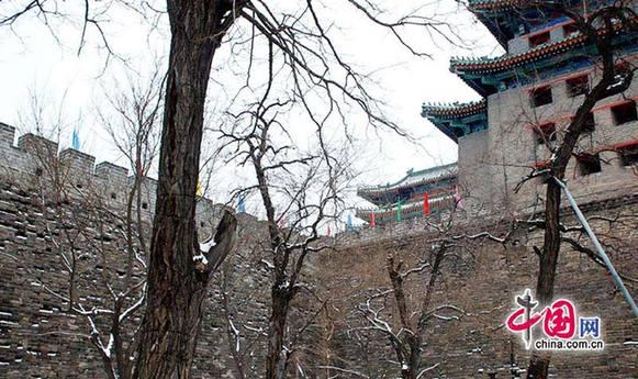 雪中的北京老城墻 (YIPIN攝影報(bào)道)