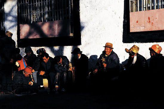 多數(shù)土生土長的拉薩人只是習(xí)慣性地保持在這種天生的慢步調(diào)中。