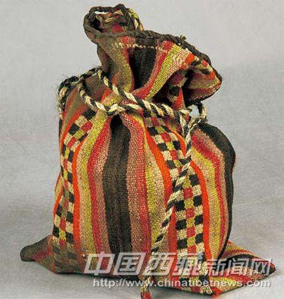 西藏手工編織口袋，顏色艷麗。