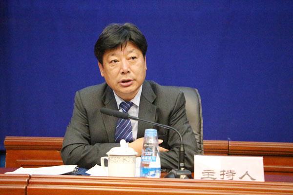 主持人：西藏自治區(qū)黨委宣傳部副部長、自治區(qū)黨委外宣辦（區(qū)政府新聞辦）主任　晉美旺措.jpg