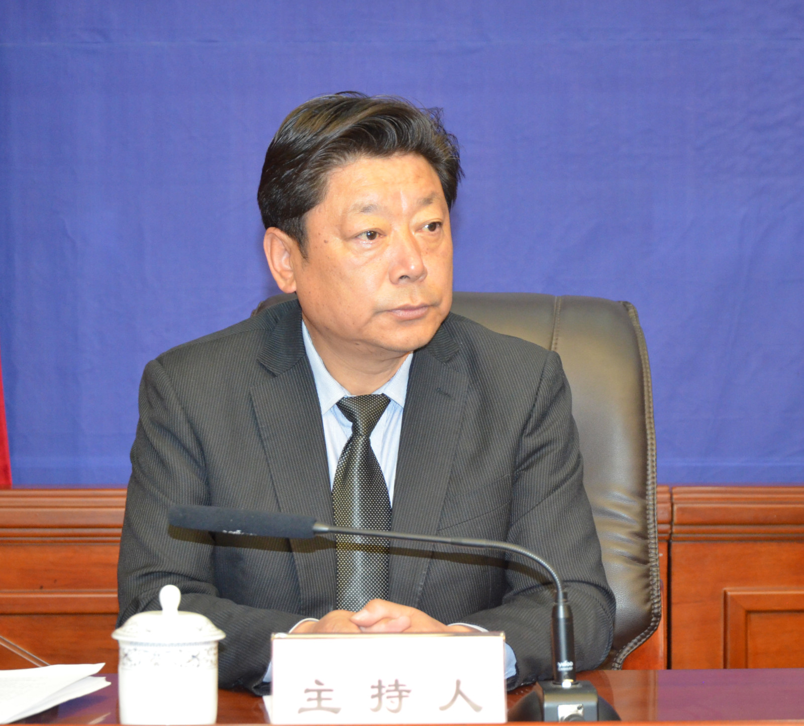 主持人：區(qū)黨委宣傳部巡視員、區(qū)政府新聞辦主任 晉美旺措.JPG
