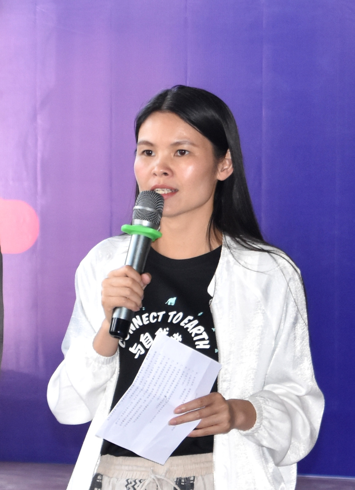 何泛泛導師和與會人員進行交流討論。.jpg