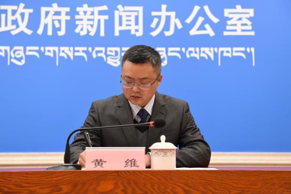 區(qū)建筑廳質(zhì)量和安全管理處二級(jí)調(diào)研員 黃維.JPG